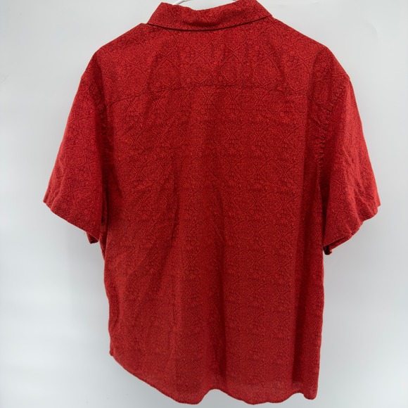 UNTUCKit Men's Red Paisley Short Sleeve Button Down Shirt X Large - Picture 6 of 6